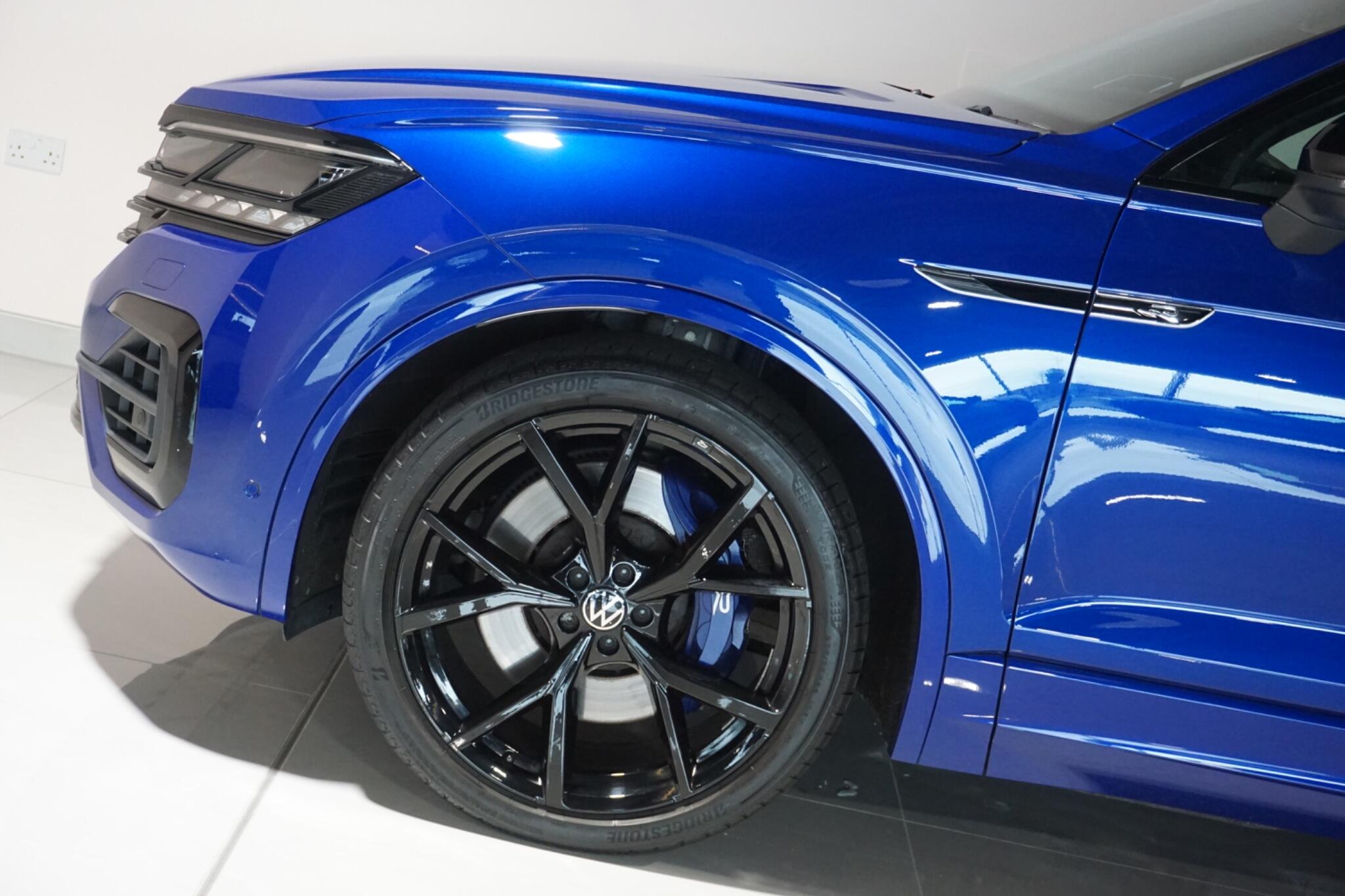 Volkswagen Touareg 3.0 V6 TSI eHybrid 14.3kWh R SUV 5dr Petrol Plug-in Hybrid Tiptronic 4Motion Euro 6 (s/s) (462 ps)